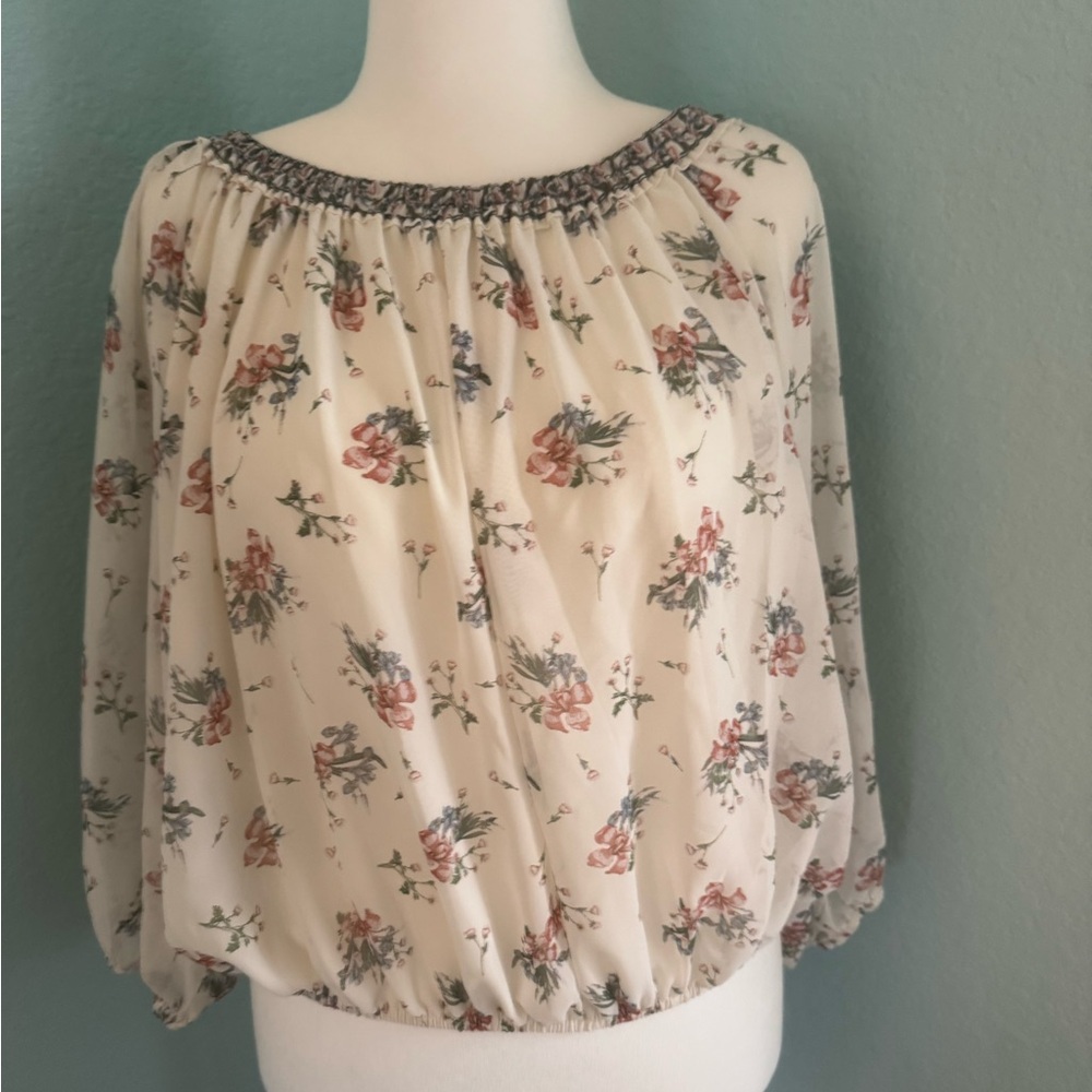 Max studio Chic Cream Blouse with Floral Design and Lightweight Fabric